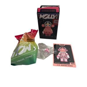 POP MART Mega Space Molly 100% Series 3 - Heartfelt Words